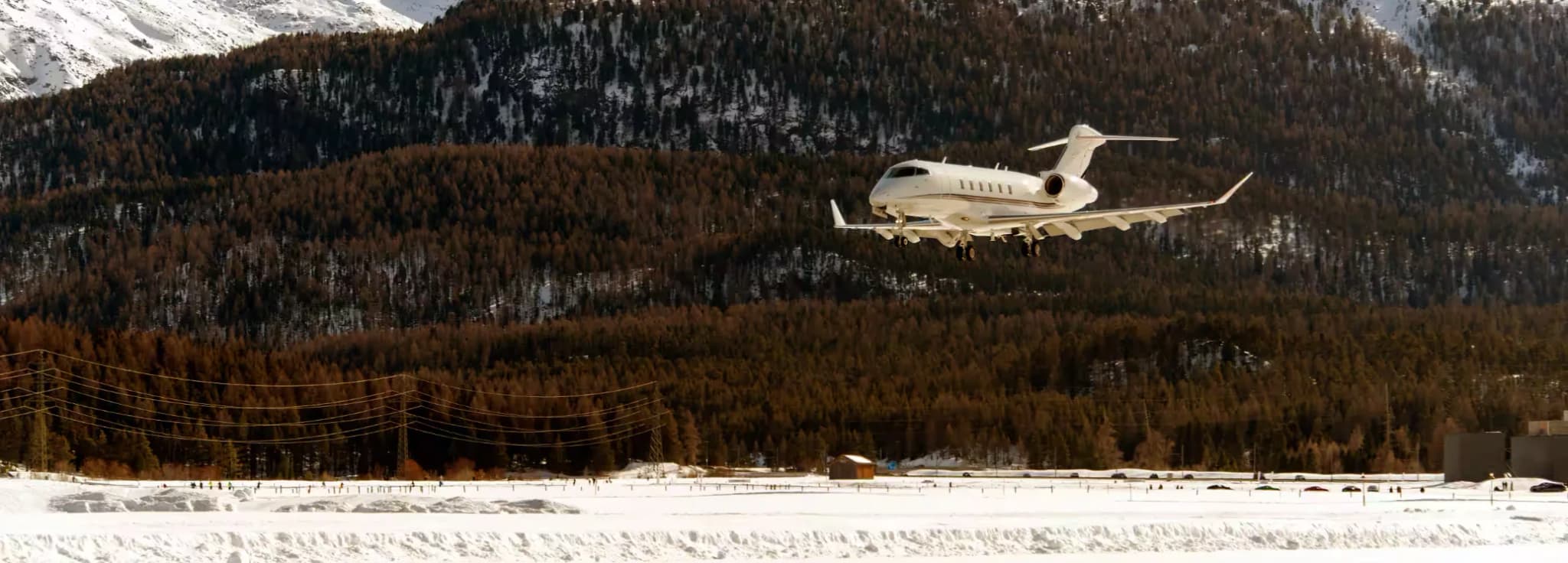 Challenger 3500 charter aircraft for current-production long-range private jet flights