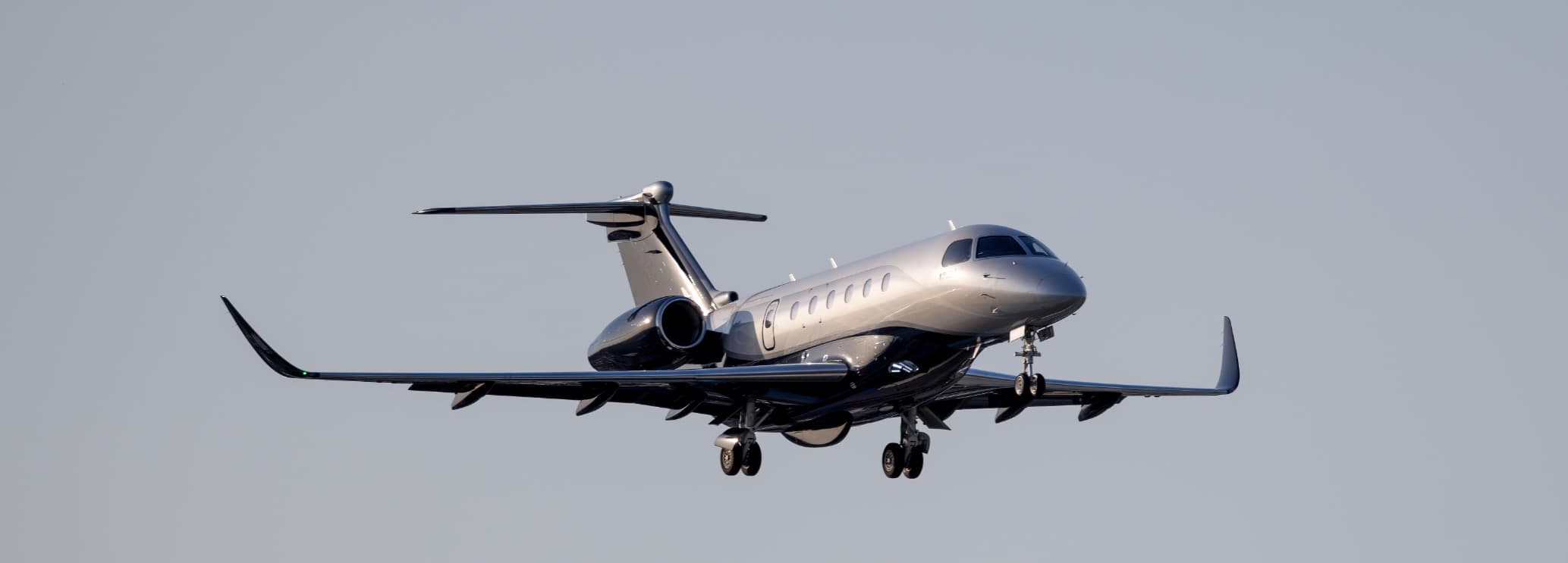 Praetor 600 charter aircraft for longest-range super midsize private jet flights