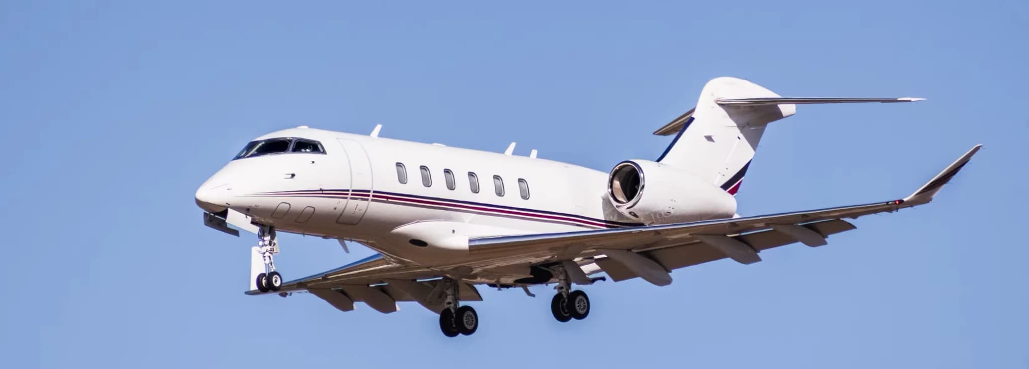 Challenger 350 charter aircraft for wide-cabin coast-to-coast private jet flights