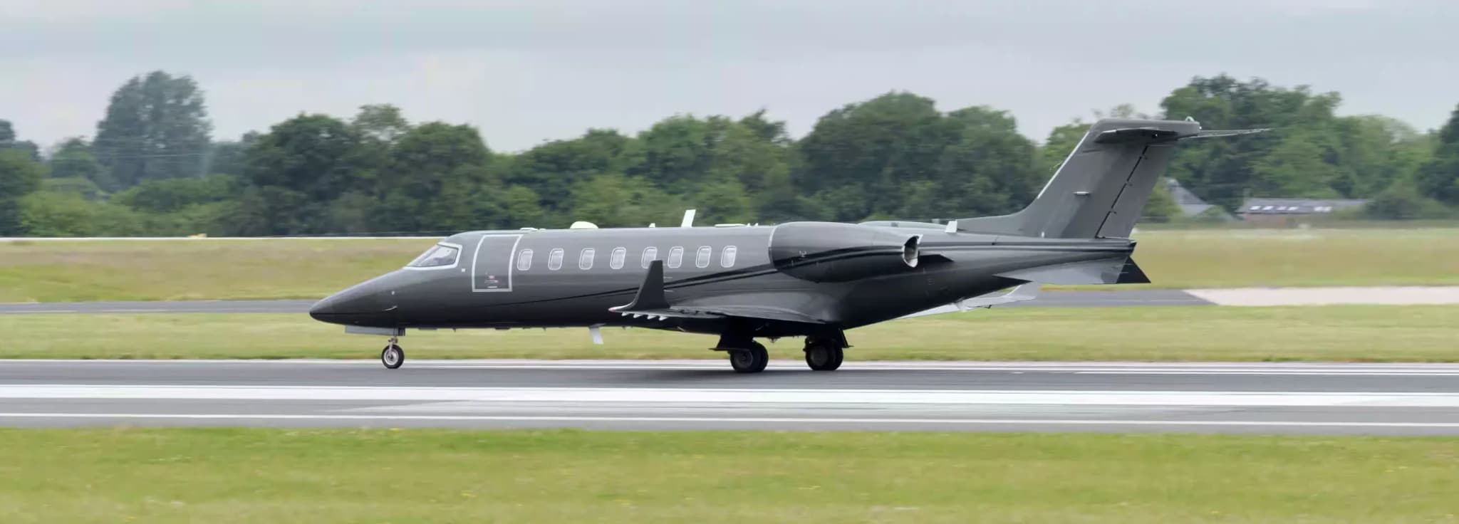 Learjet 75 charter aircraft for fast long-range private jet group flights