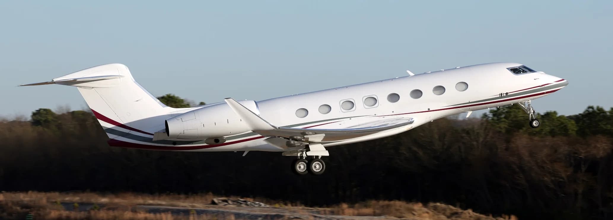 Gulfstream G800 luxury jet cabin interior with lie-flat seating