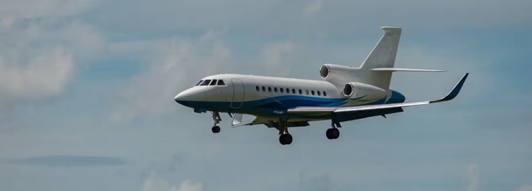 Dassault Falcon 900LX heavy trijet with Aviation Partners blended winglets for transatlantic charter